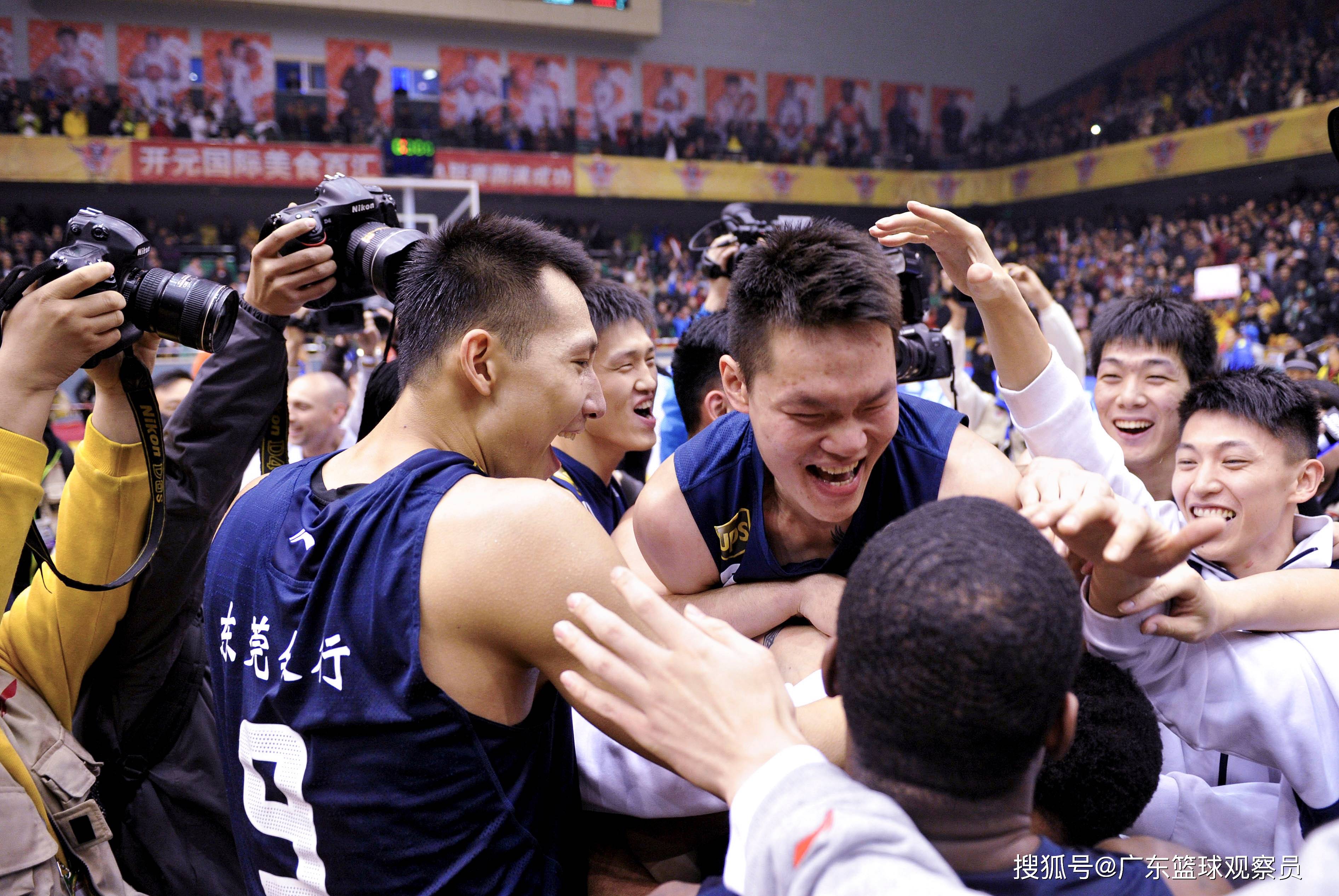 冲刺阶段广东宏远调整名单以备亚冠；状态回暖环节打磨；悬念犹存；年轻球员得到机会的简单介绍-开云体育下载